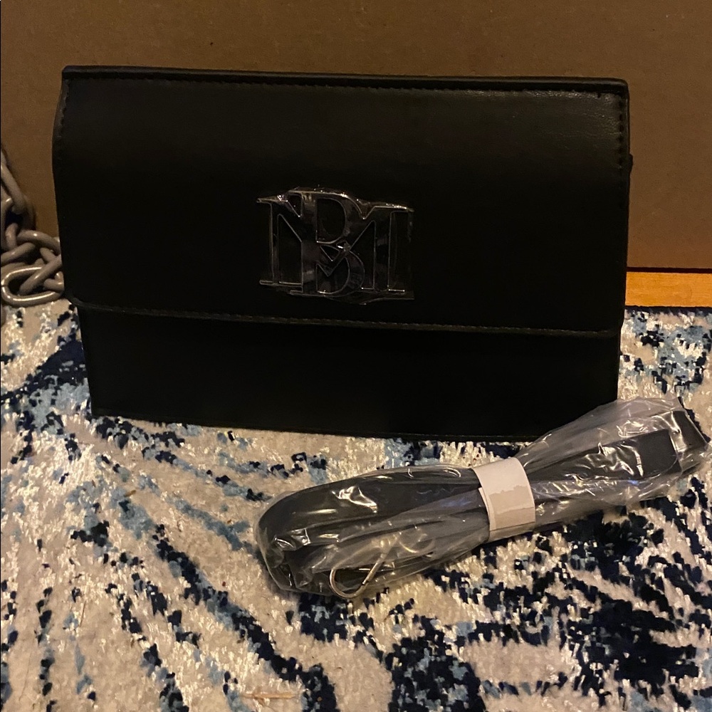 NWT Structured Clutch/crossbidy (detachable Strap) Retail $98